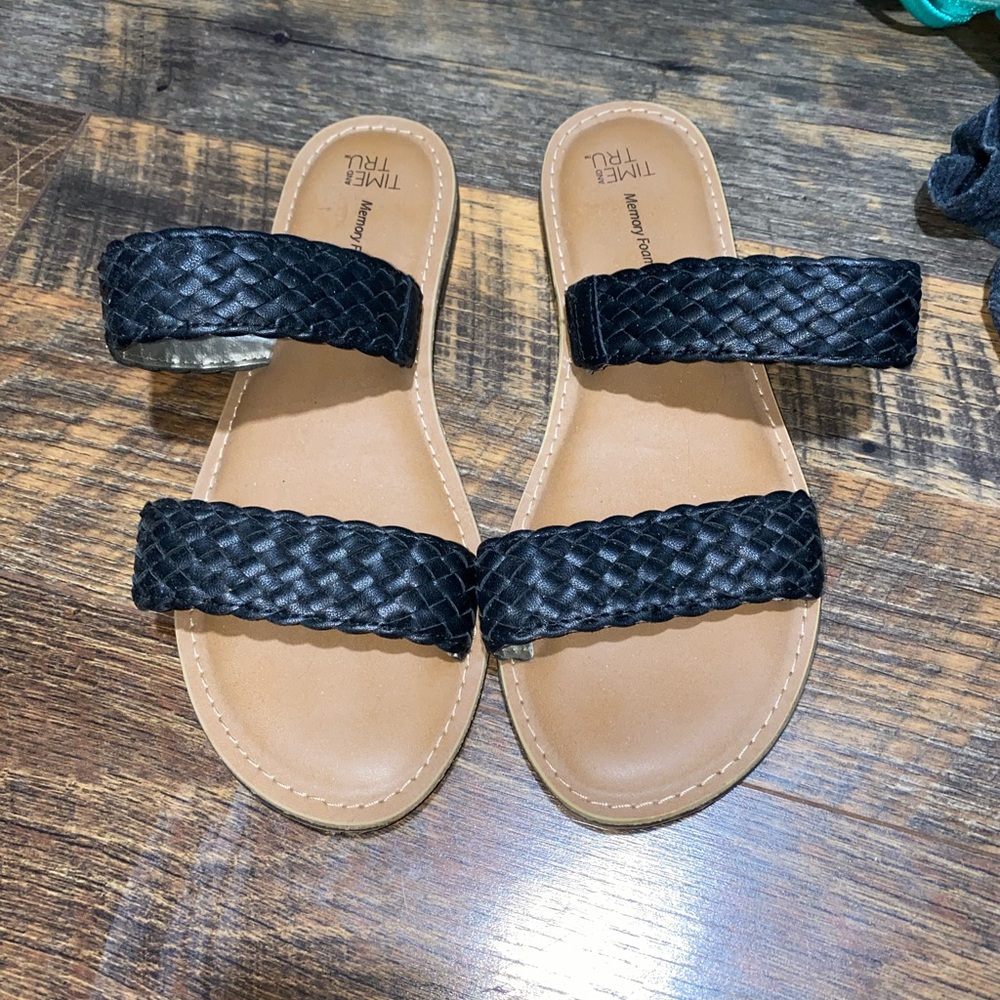 T I M E AND T R U SANDALS